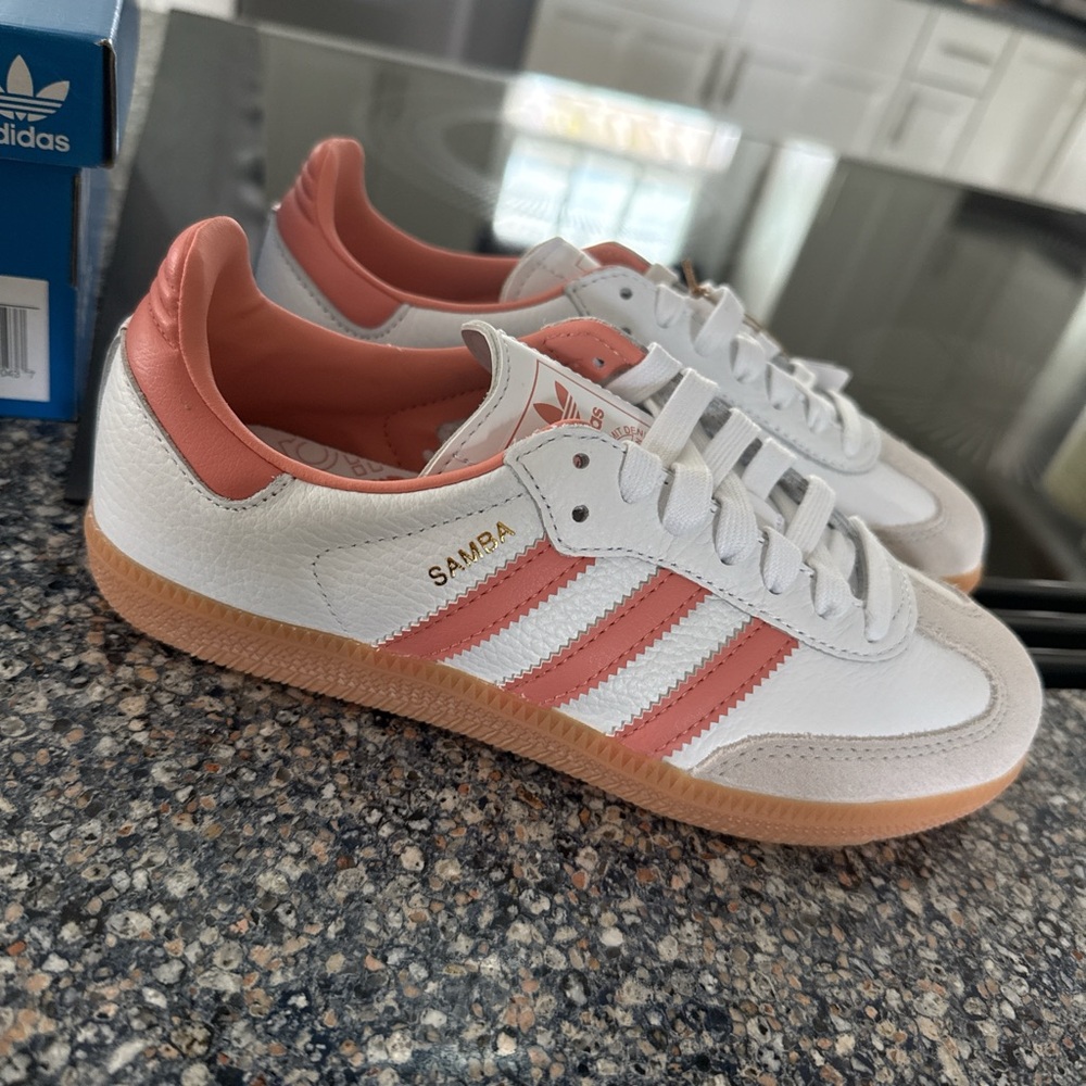 adidas Samba Women’s Sneakers White and Coral Pink - Picture 2 of 3
